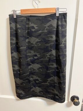 Liverpool Camouflage Pencil Skirt - Black & Gray